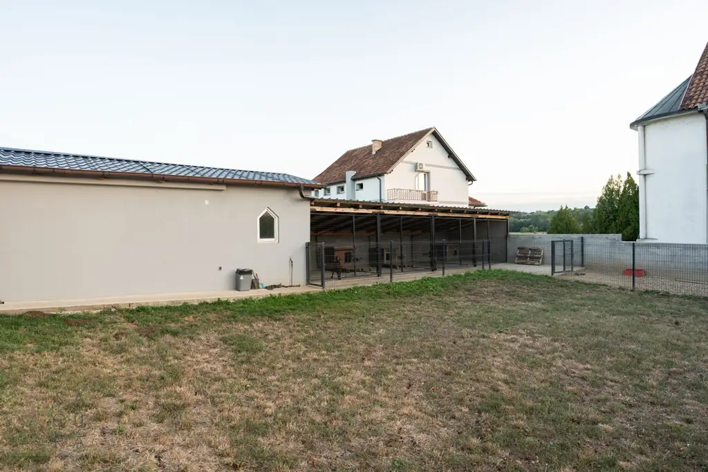 Elegantes Familienhaus nahe Belgrad – Ruhe, Komfort & Investition