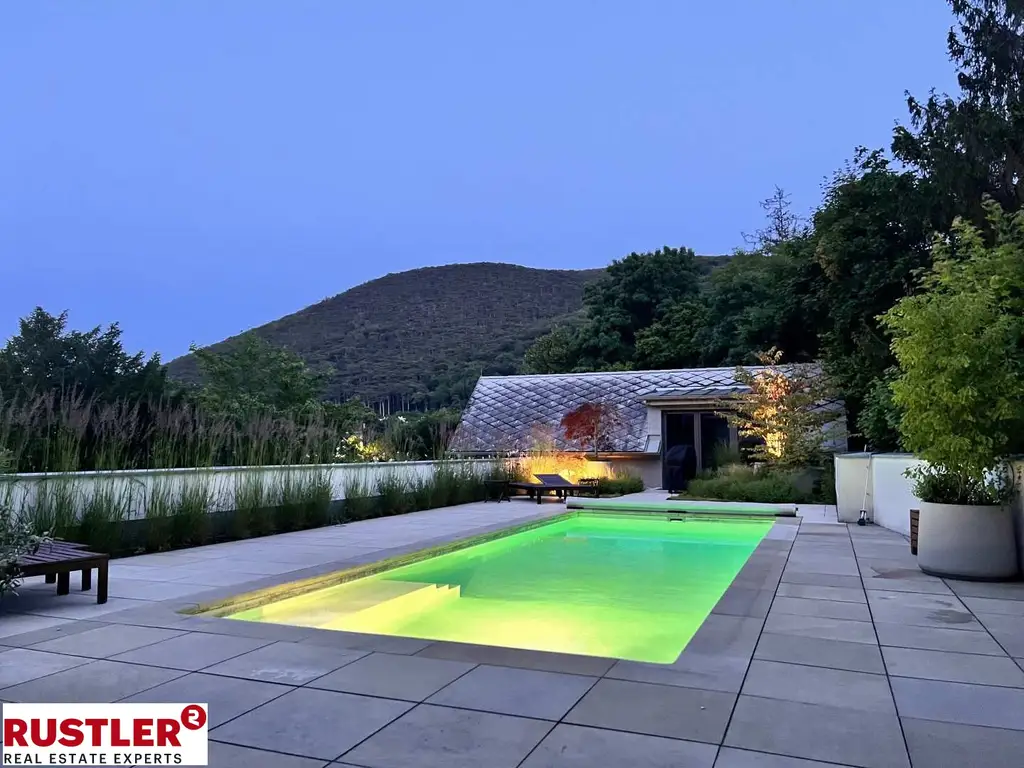 Einziehen & Aufatmen: Premium Villa mit Charm & Weitblick