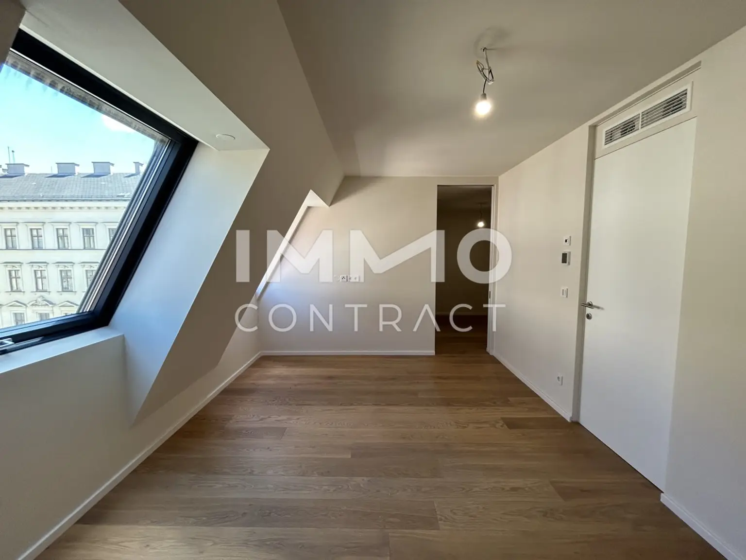 GROSSZÜGIGE 2-ZIMMER-WOHNUNG MIT
BALKON