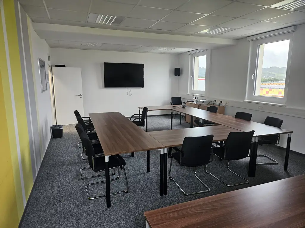 Moderne Bürofläche nahe Autobahn A1 in Asten