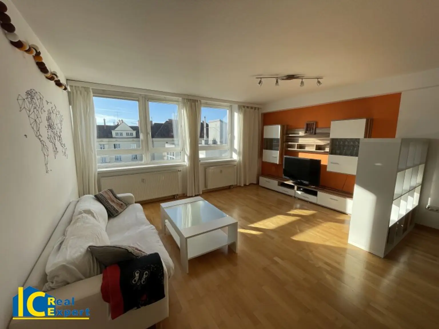 Wohnzimmer mit schönem Fernblick