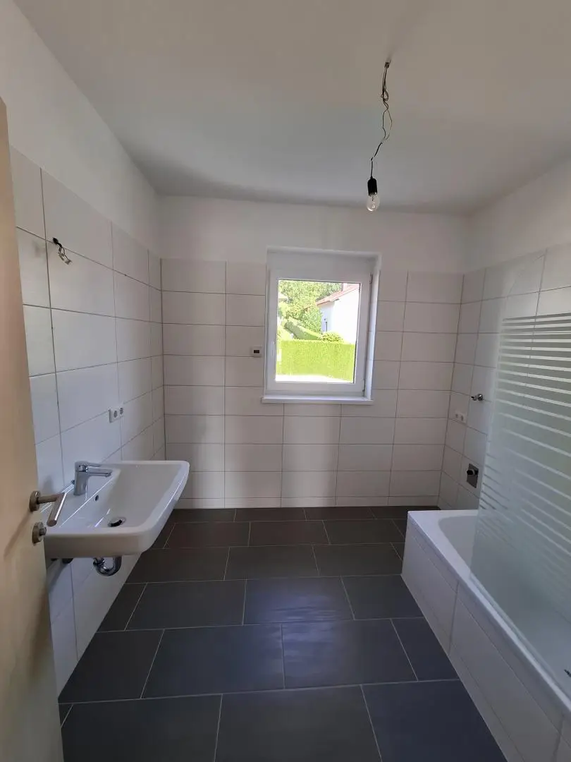 4-Zimmer-Wohnung im 1. OG eines kleinen Mehrparteienhauses zu vermieten