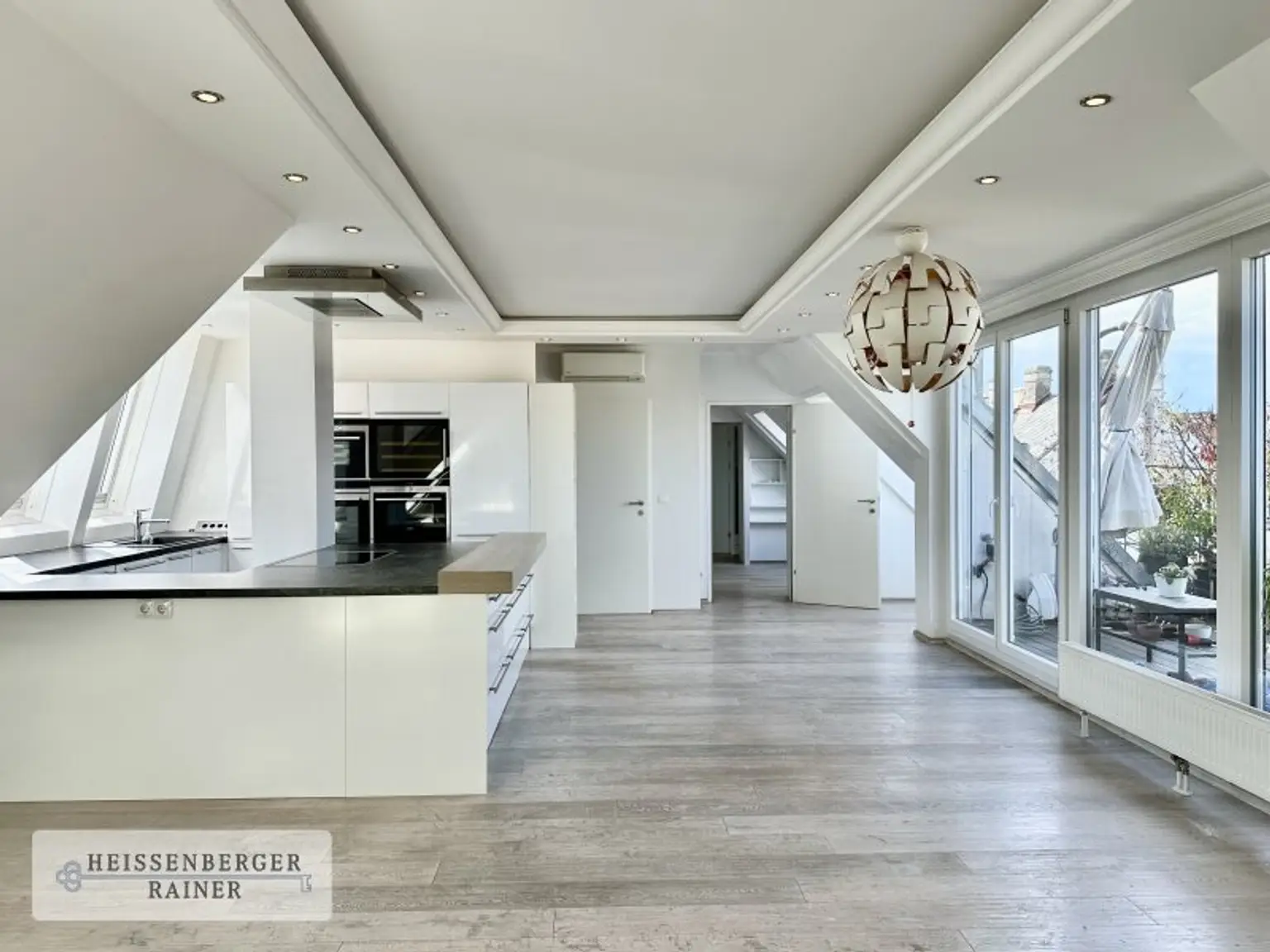 PENTHOUSE MIT TRAUMHAFTEN TERRASSEN /// TOLLER GRUNDRISS /// ALSER STRASSE, ELTERLEINPLATZ
