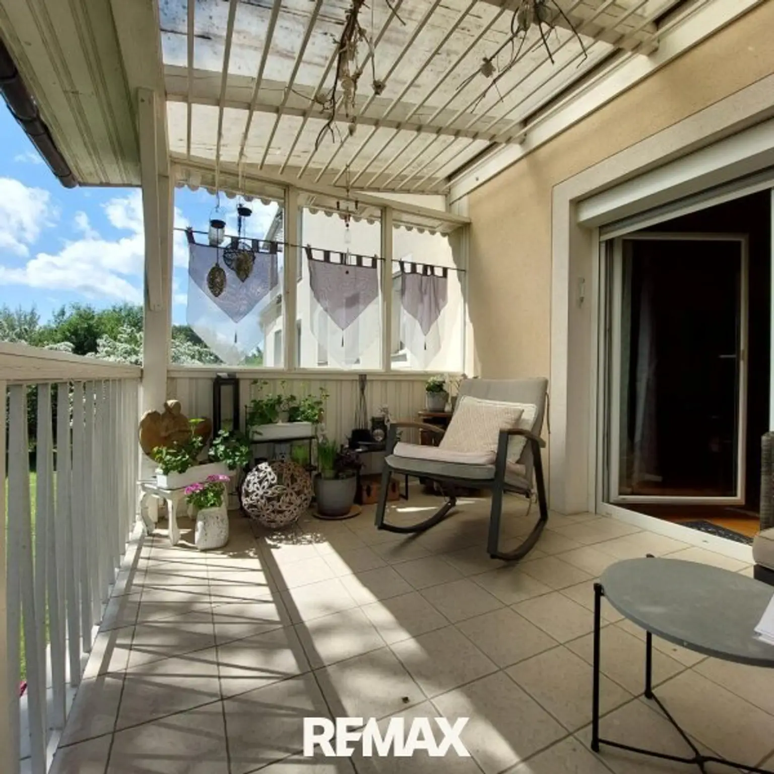 gartenseitige Terrasse