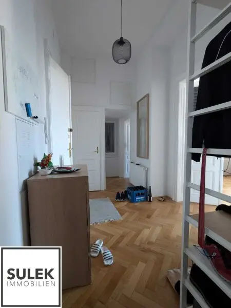 Wunderschöne Altbauwohnung mit 4 Zimmern samt Weitblick ab 1.12.25 beim Stadtpark!