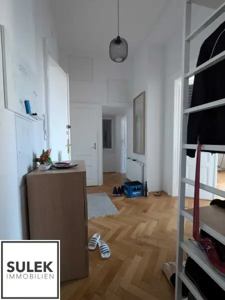 Wunderschöne Altbauwohnung mit 4 Zimmern samt Weitblick ab 1.12.25 beim Stadtpark!