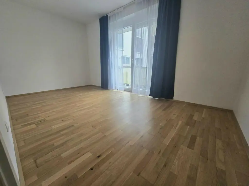 Wunderschöne Wohnung mit Balkon und TG - Hofseite!