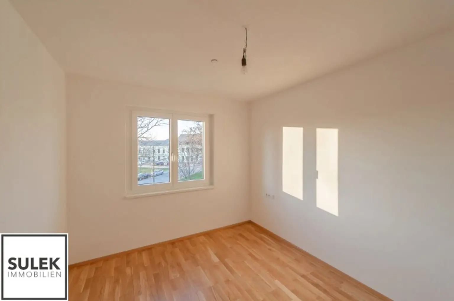 Wohnen in Hirschstetten: großzügige Familien-Wohnung (3-Zimmer) mit Balkon und Grünblick ** ab 01.12 verfügbar