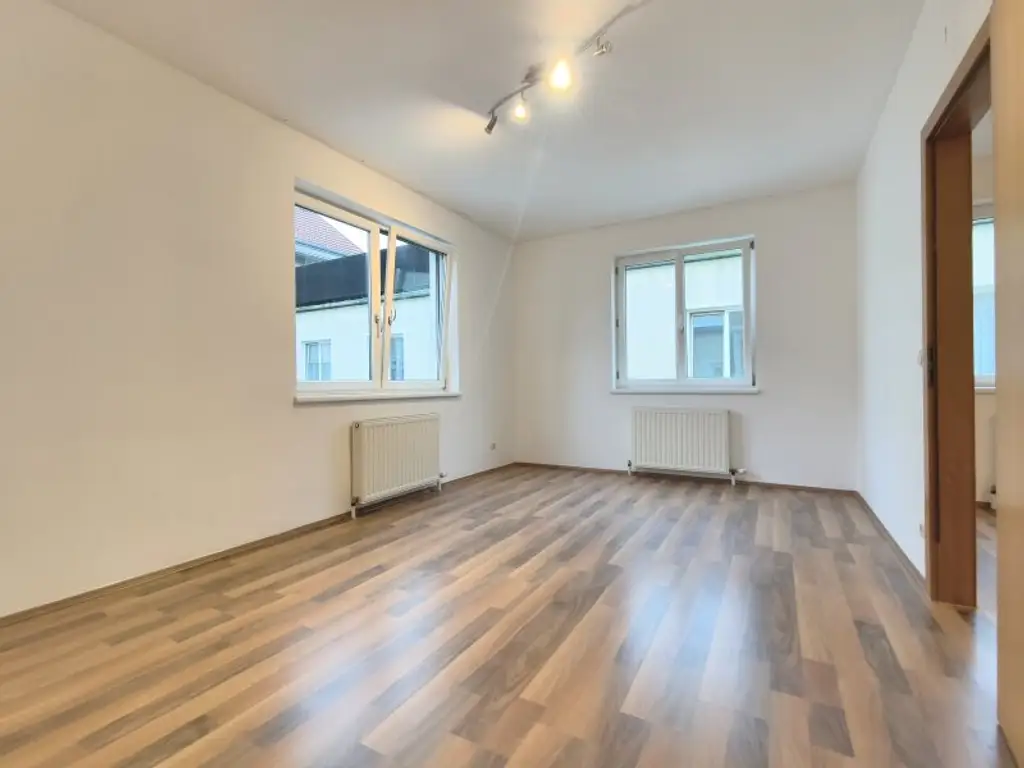 Charmante 2-Zimmer-Mietwohnung im Herzen von Hollabrunn - Fußgängerzone