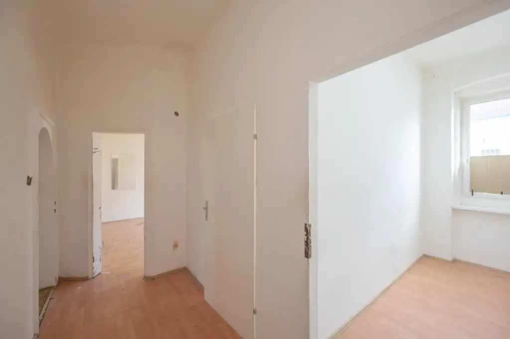 ++NEU++ sanierungsbedürftige 3,5-Zimmer Altbauwohnung