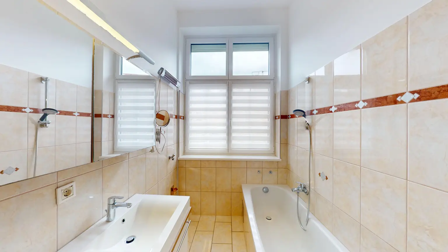 Sehr helle Maisonette-Wohnung mit Terrasse & Garten in zentraler Lage von Korneuburg – Wohnen im generalsanierten Backsteinbau