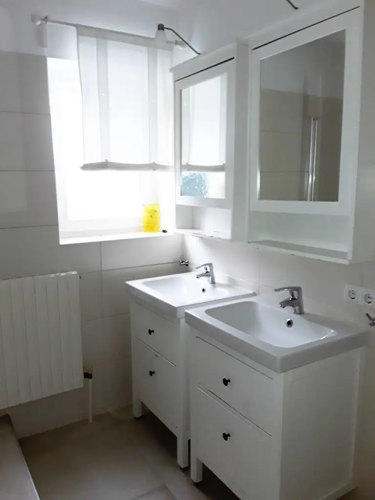 Eine sehr schöne 4 Zimmer-Wohnung mit Balkon im 1. Stock, in Gmunden, in ruhiger Lage.