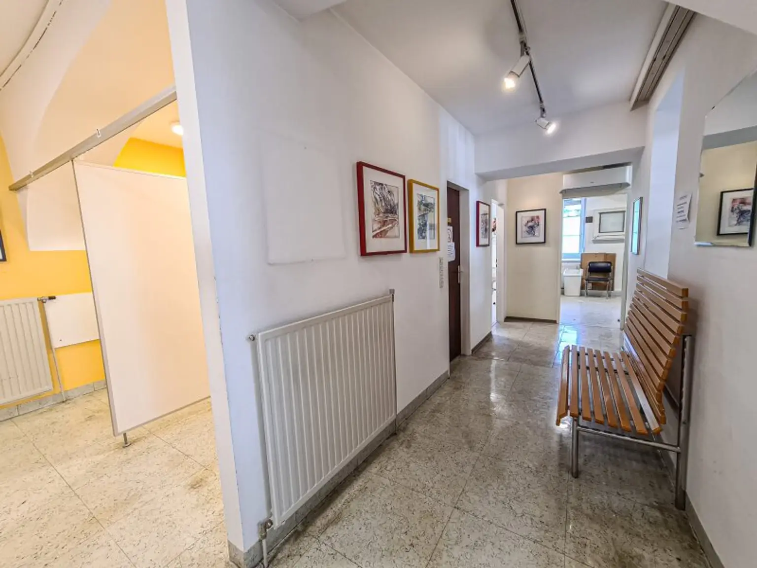 *** BARRIEREFREI *** Praxis am Josefsplatz - 5 Behandlungszimmer auf 170m²