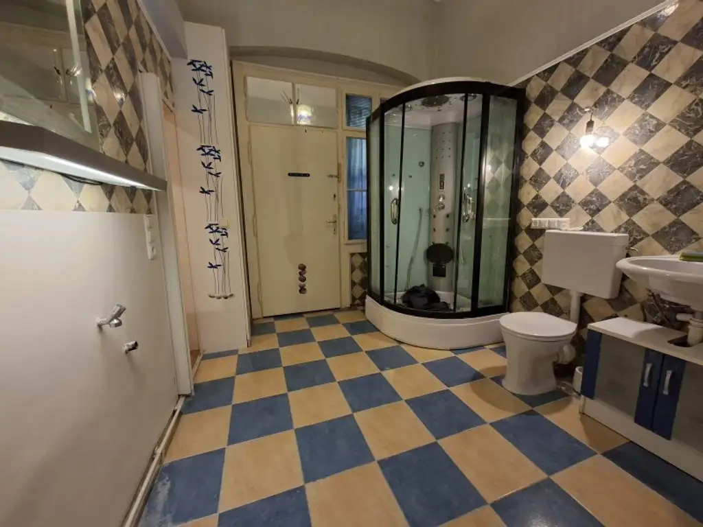 Büro mit Gasseneingang/ Meidling