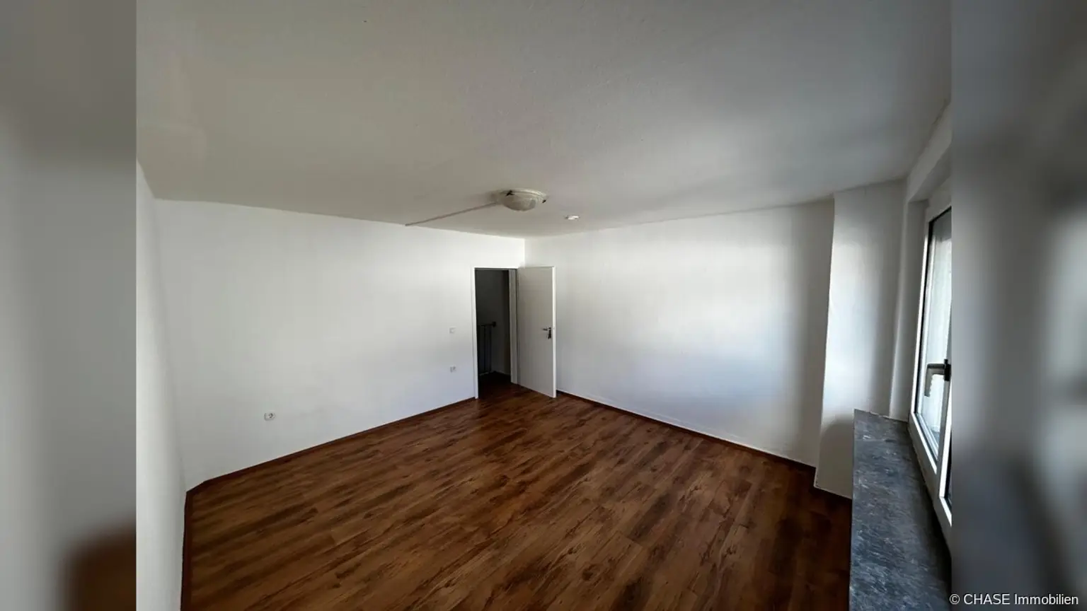 04_77_EG_Rueck_Zimmer_02
