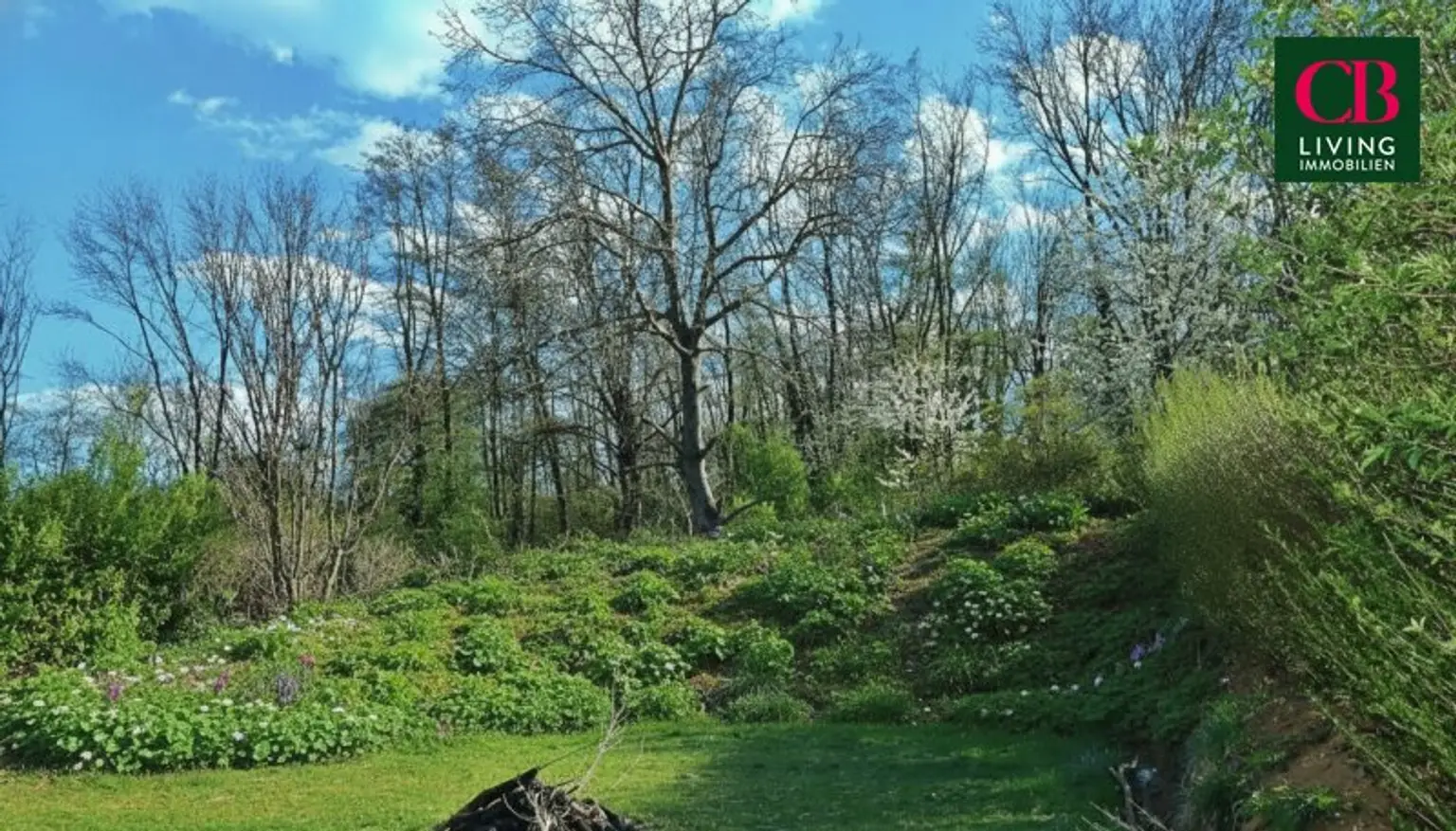 SEHR GEMÜTLICHES HAUS MIT  SCHÖNEM GARTEN