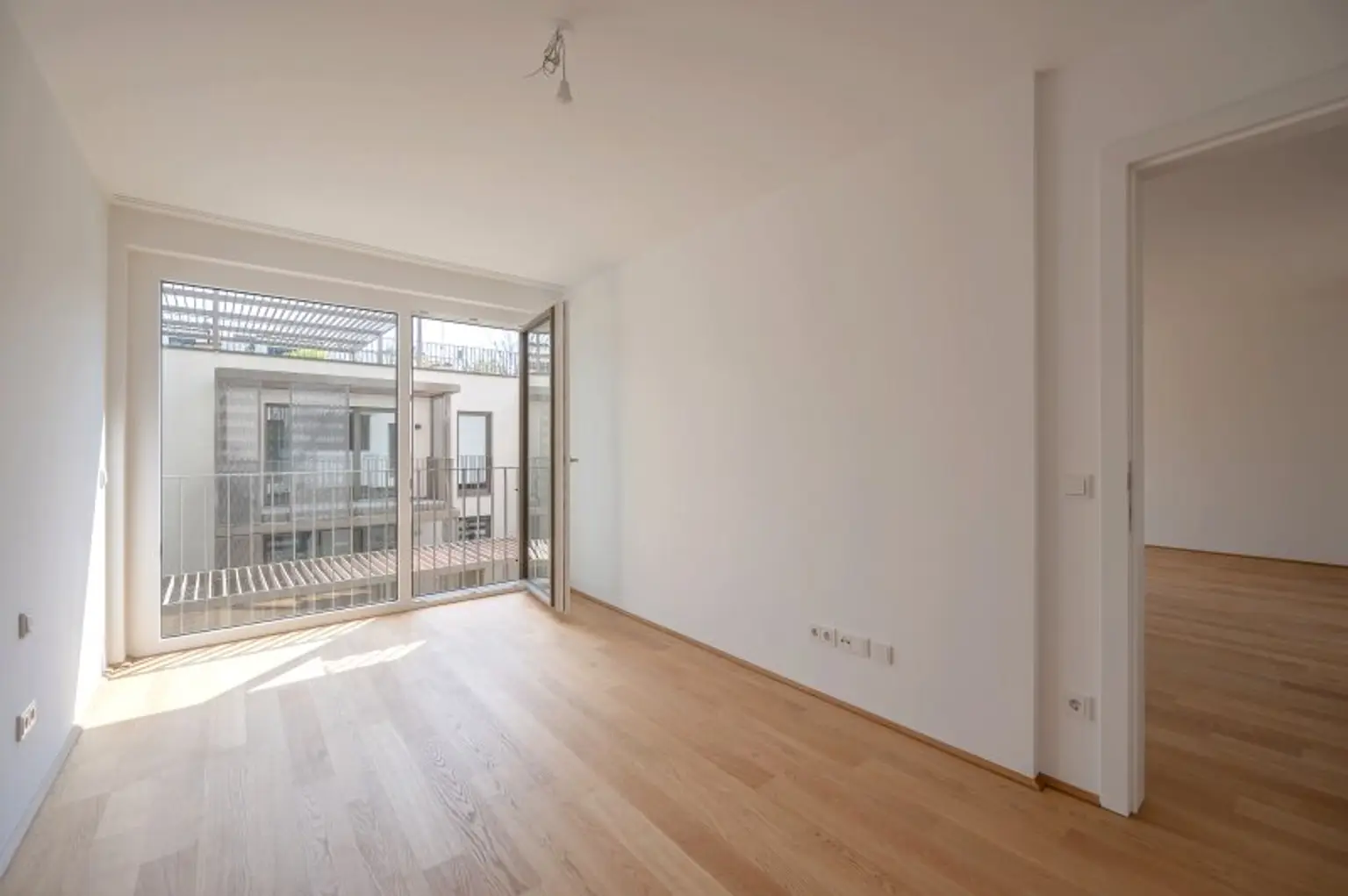 EDUART-Die Kunst des Wohnens: Hochwertiger 2-Zimmer ZWEITBEZUG mit ca. 6m² Balkon/Loggia! (6/7)