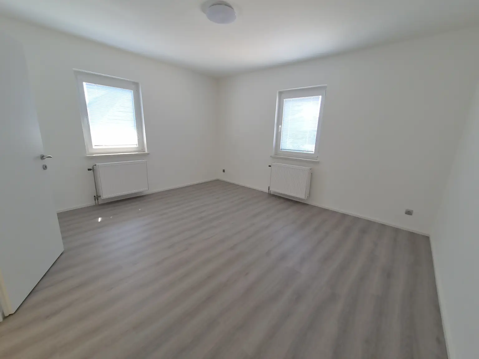 Sanierte zwei Zimmerwohnung mit neuer Küche zu vermieten!