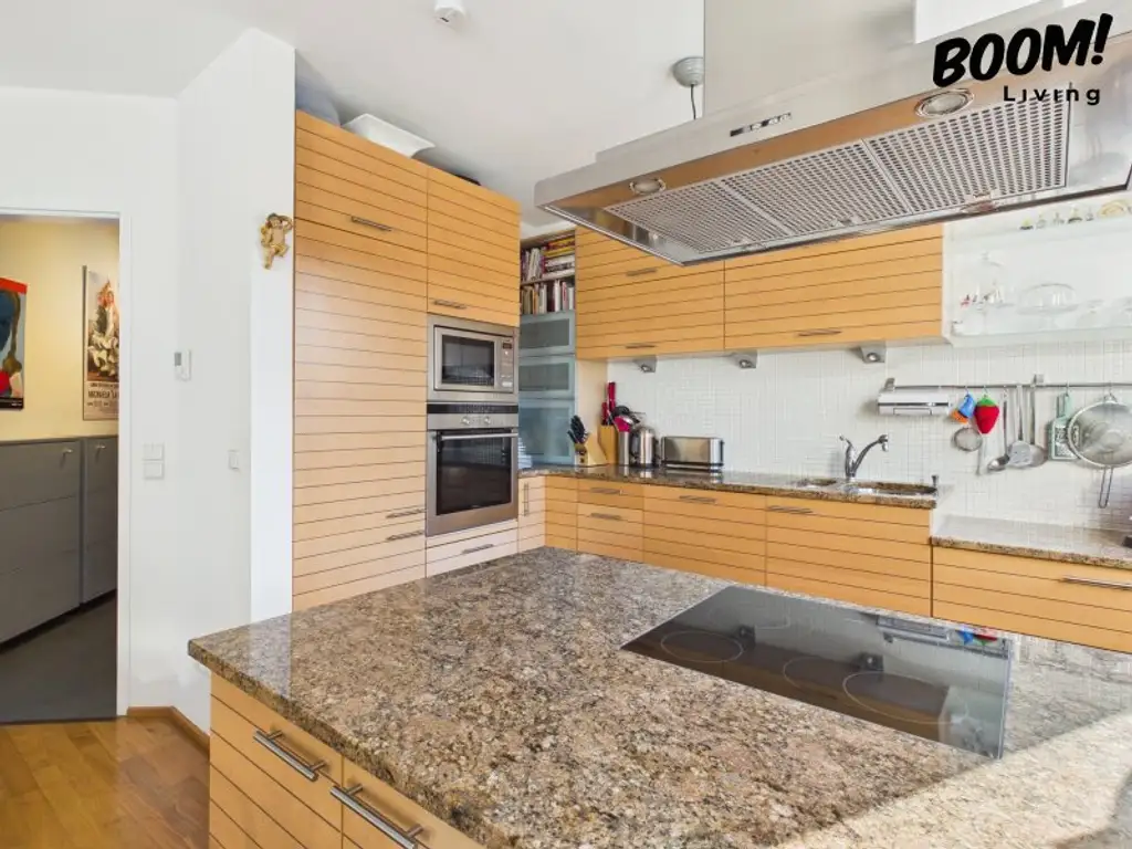 Traumhafte 3,5-Zimmer-Dachgeschosswohnung mit Balkon und Terrasse in 1230 Wien!