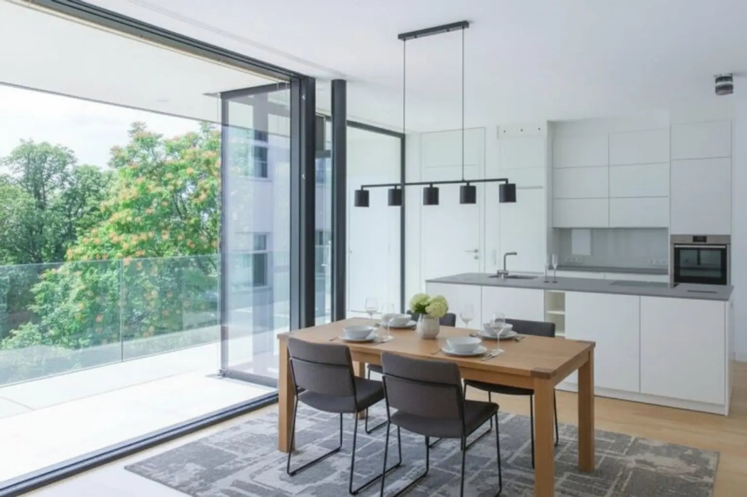 Elegante DG-Maisonette mit Terrasse und Blick in den Garten des Palais Schönburg