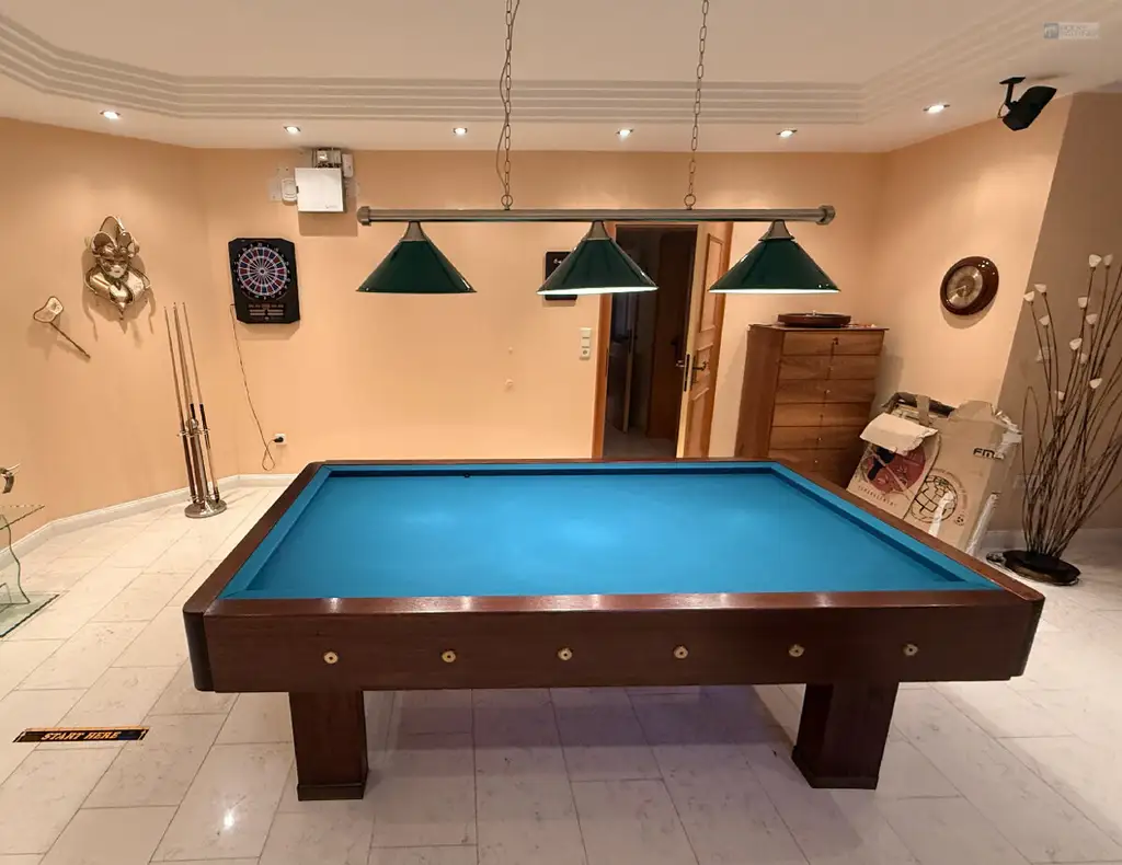 GARTENPARADIES   -  9.000 M² - 
LANDHAUS IN PARKLANDSCHAFT  
NUR 30 MINUTEN VON WIEN