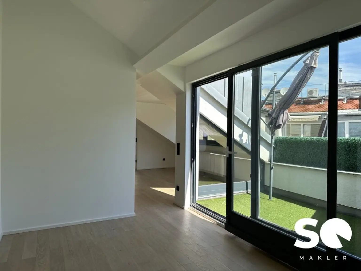 #SQ - DG / LOFT - STILVOLLES WOHNEN MIT SONNIGER TERRASSE BEIM AUGARTEN (GAUßPLATZ) & NÄHE DONAUKANAL (U4)