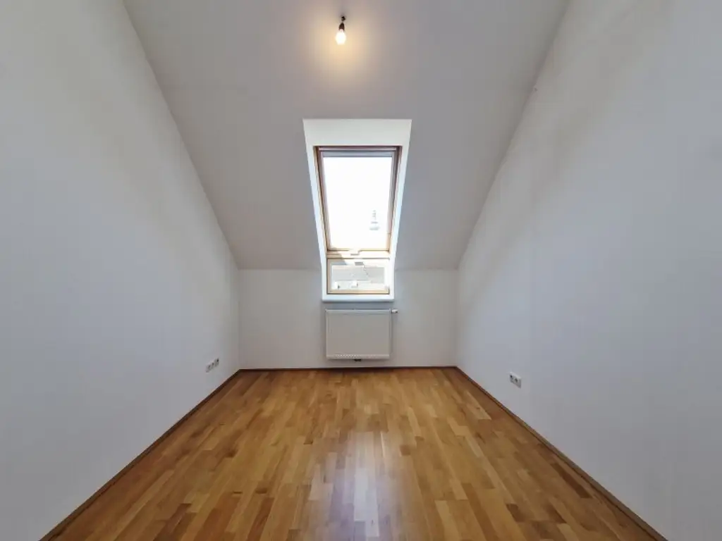 Lichtdurchflutete Maisonette mit Dachterrasse & Klimaanlage – wohnen zwischen Landhausviertel & Promenade