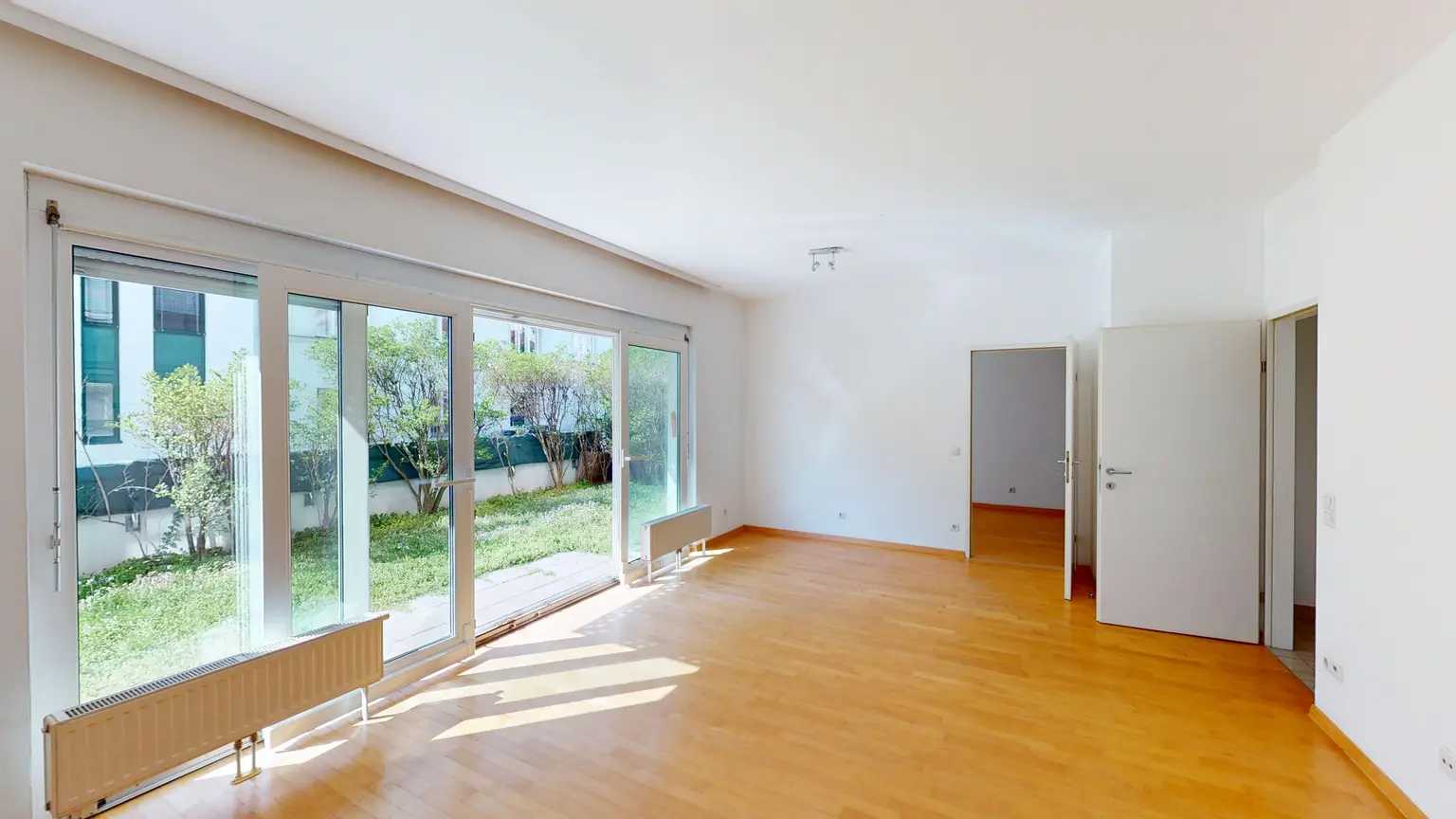 Döblinger Hauptstraße I Gartenwohnung mit Garage und Pool