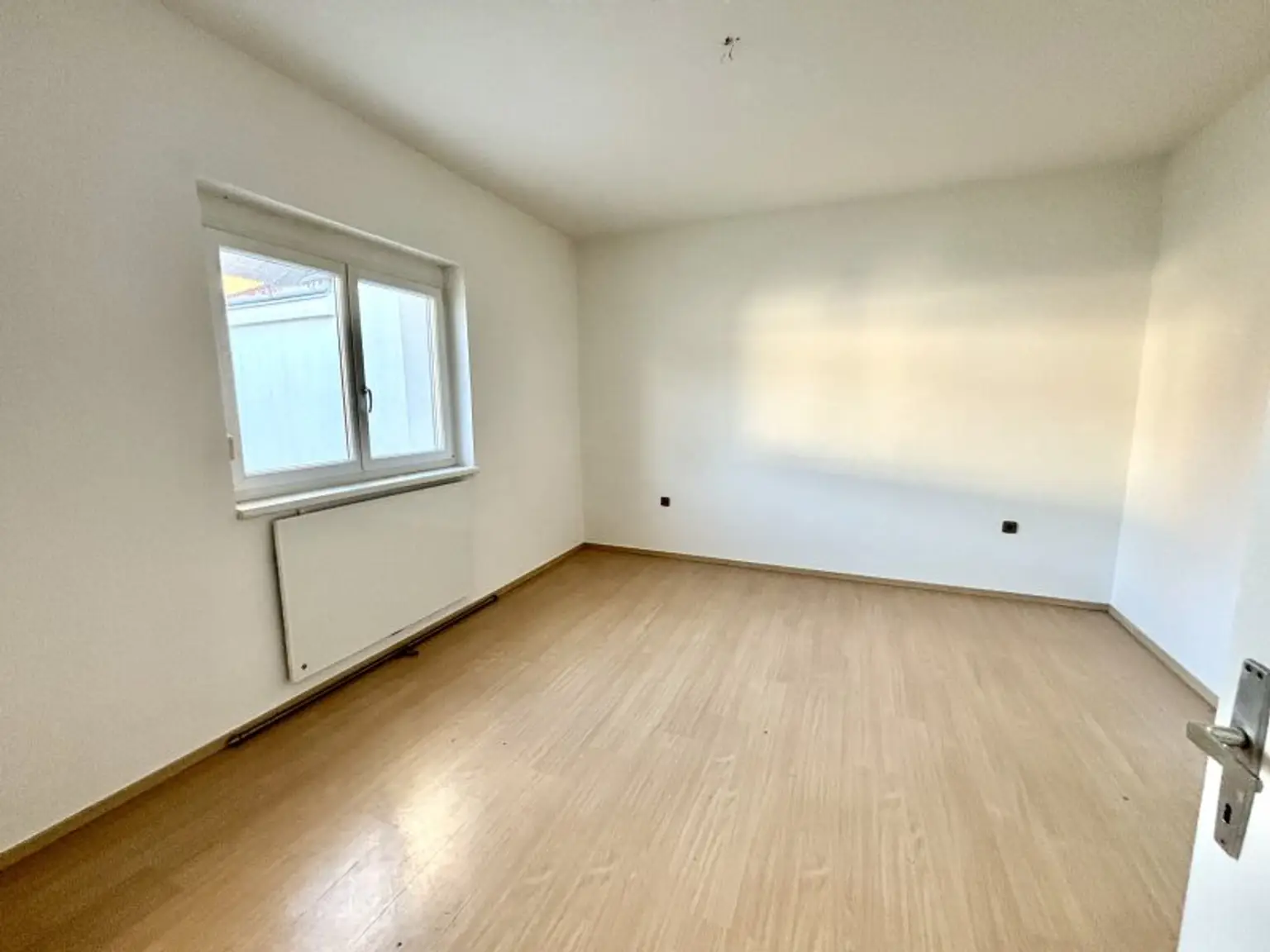 Renoviertes Einfamilienhaus in Halbturn – Ruhelage