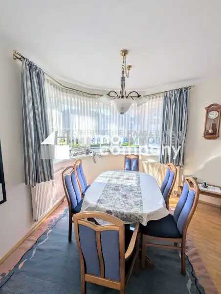 Wohnen am Mattsee: Stilvolle 4-Zimmer-Wohnung mit Balkon und Tiefgarage!