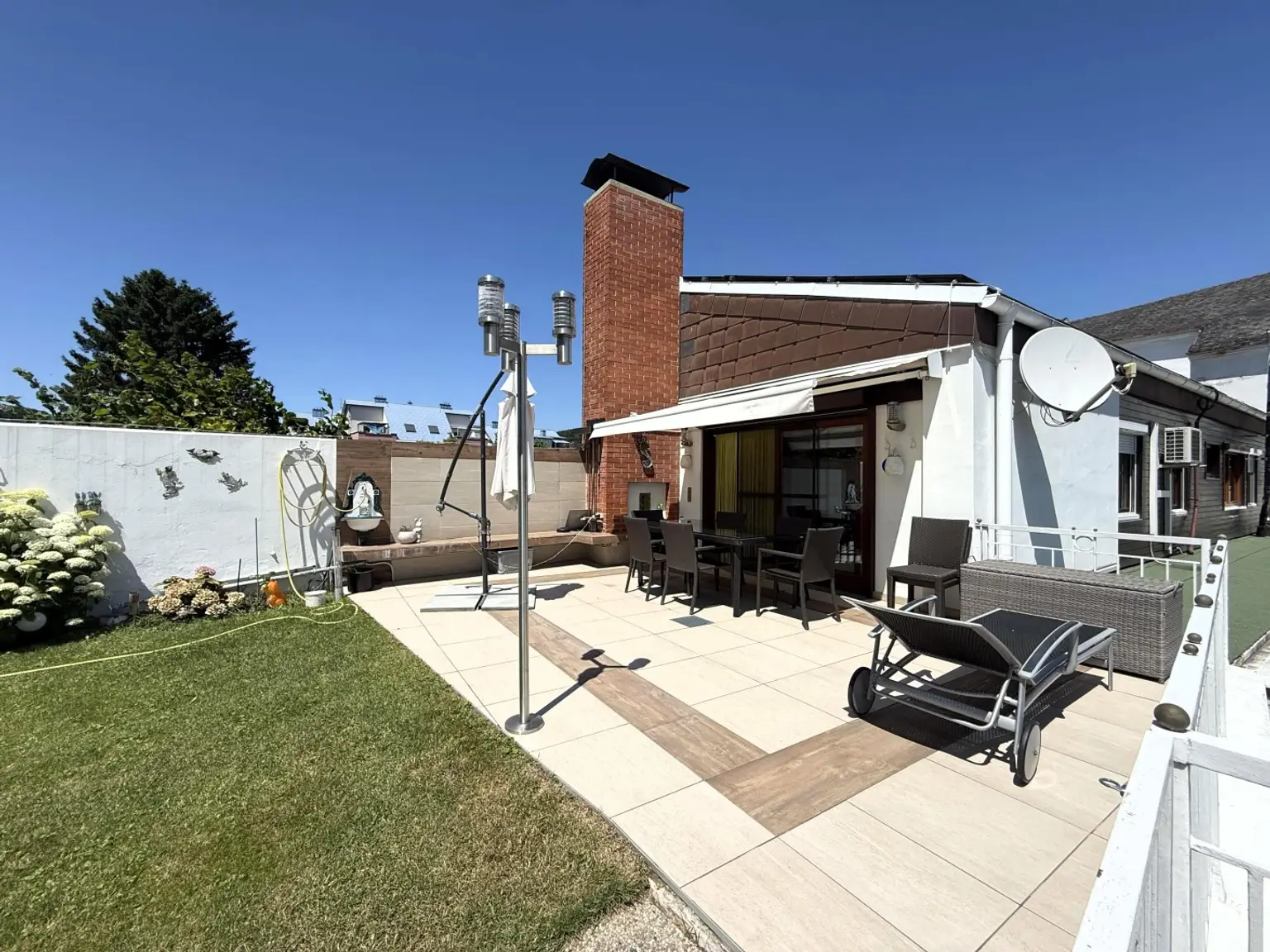 OG / Dachgartenterrasse mit Markise