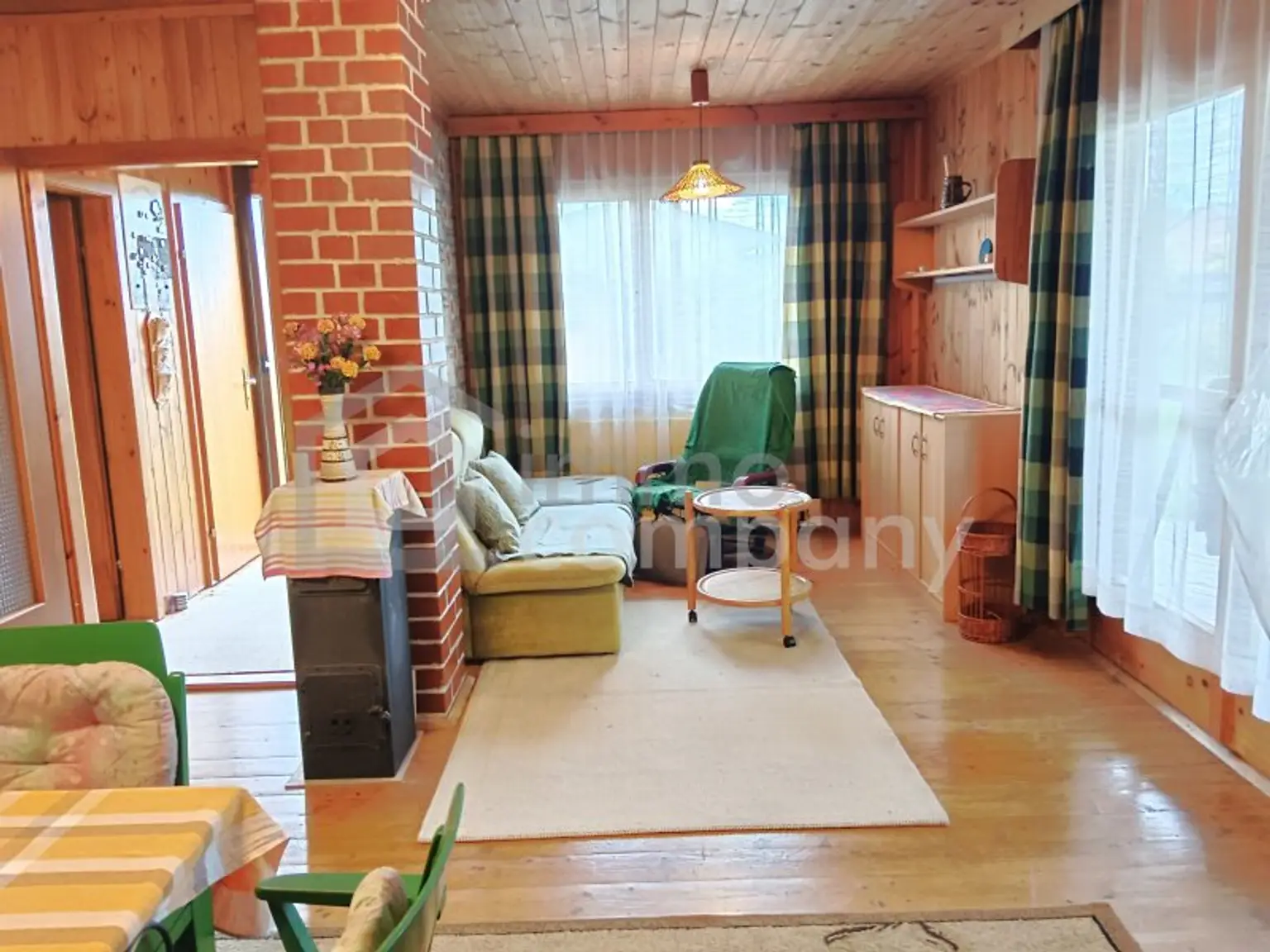 Keines Haus mit großem Garten - Nur einen Steinwurf vom Wasser entfernt