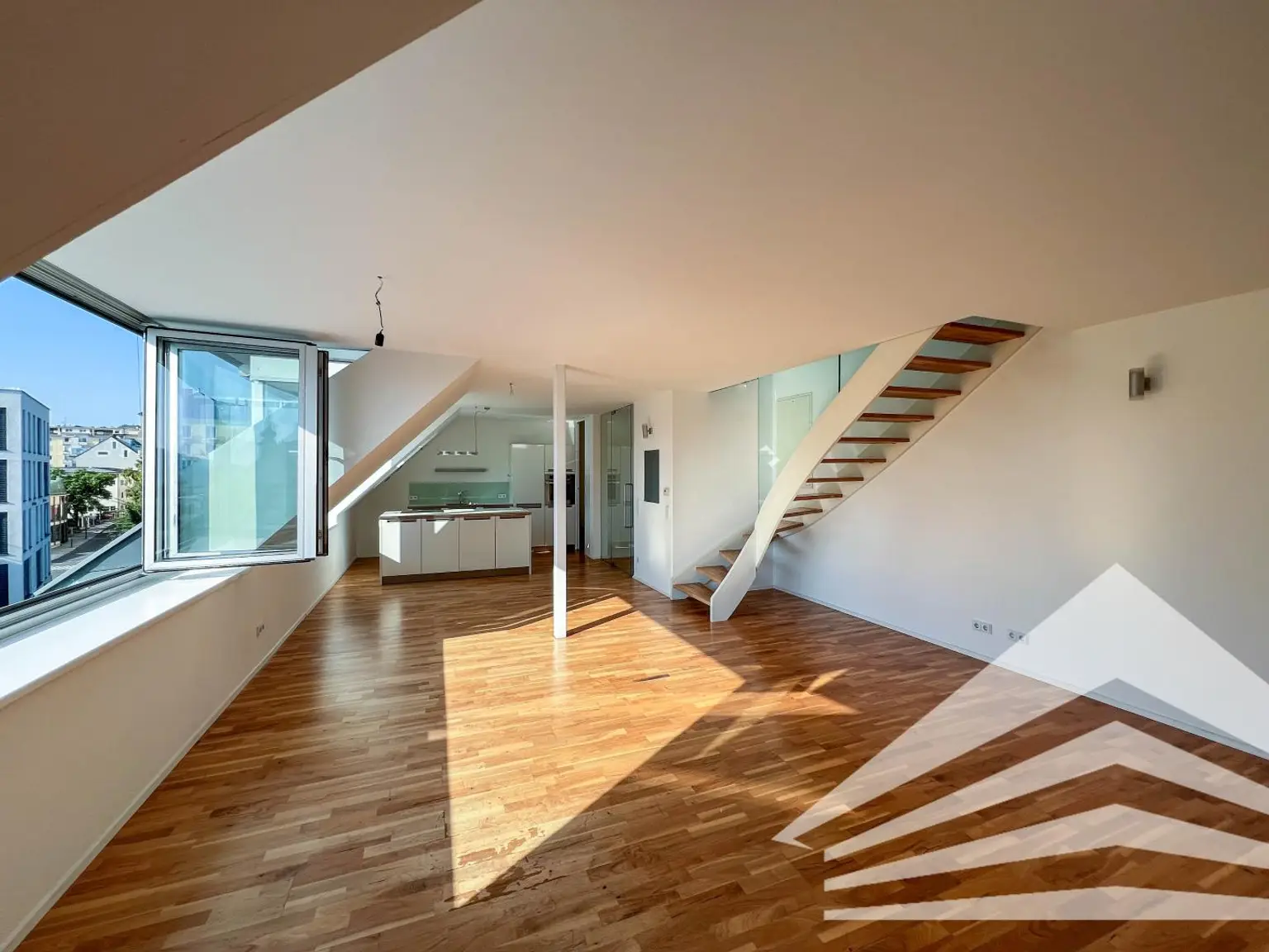 2 Zimmer Penthousewohnung mit Terrasse in Bestlage am Tummelplatz!