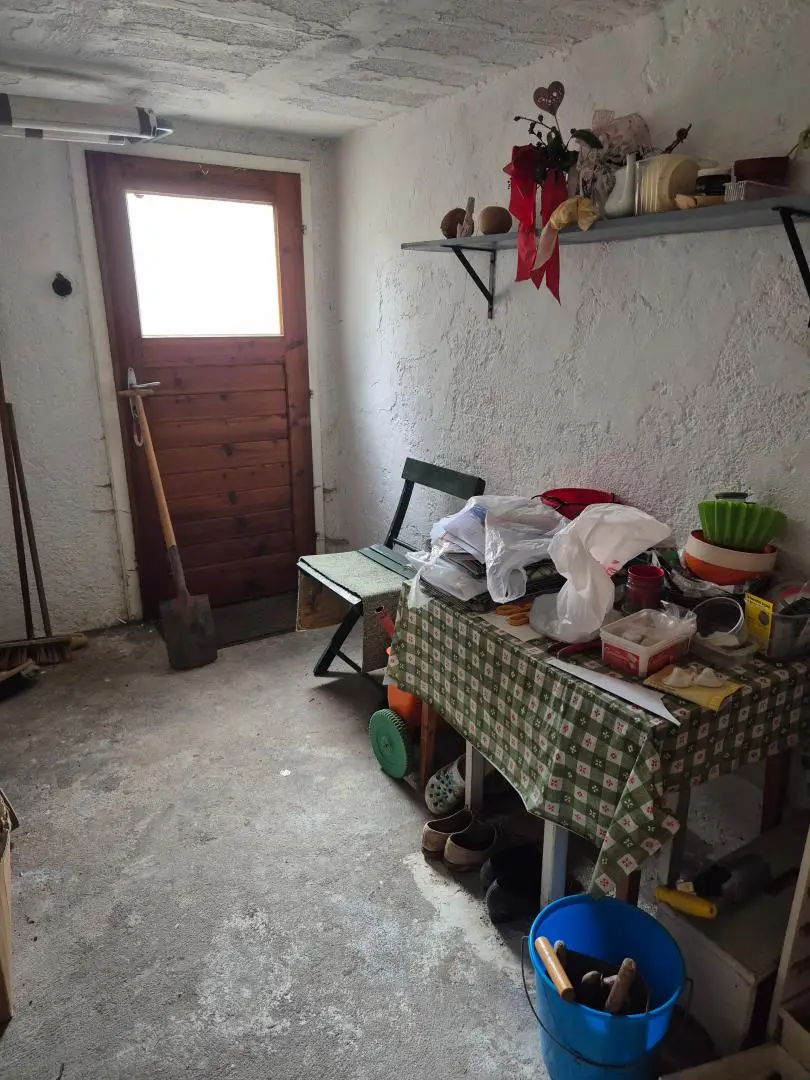 Renovierungsbedürftiges Mittelreihenhaus