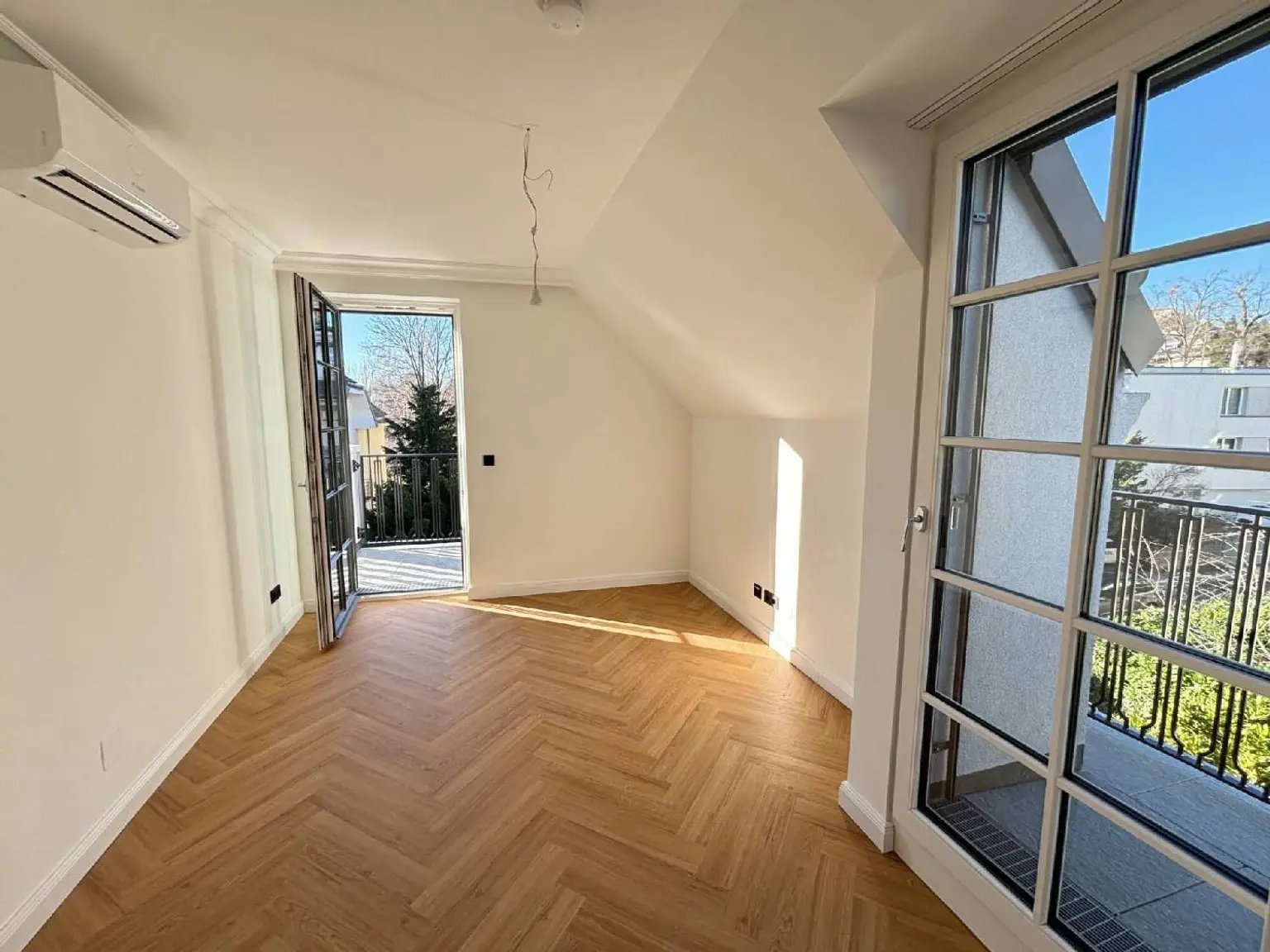 Stilvolle Dachmaisonette mit 3 Terrassen in neu errichteter Stilvilla + Garage 1180 Wien