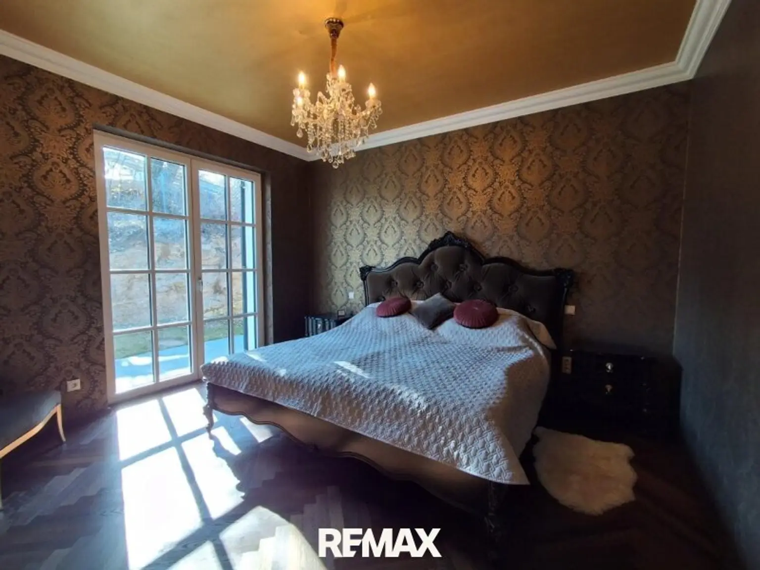 12 Schlafzimmer 2721