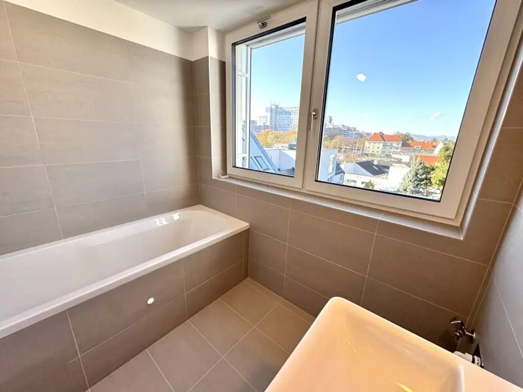 Dachgeschossausbau mit Terrasse & Klimaanlage - Erstbezug - UNBEFRISTETE Mietdauer