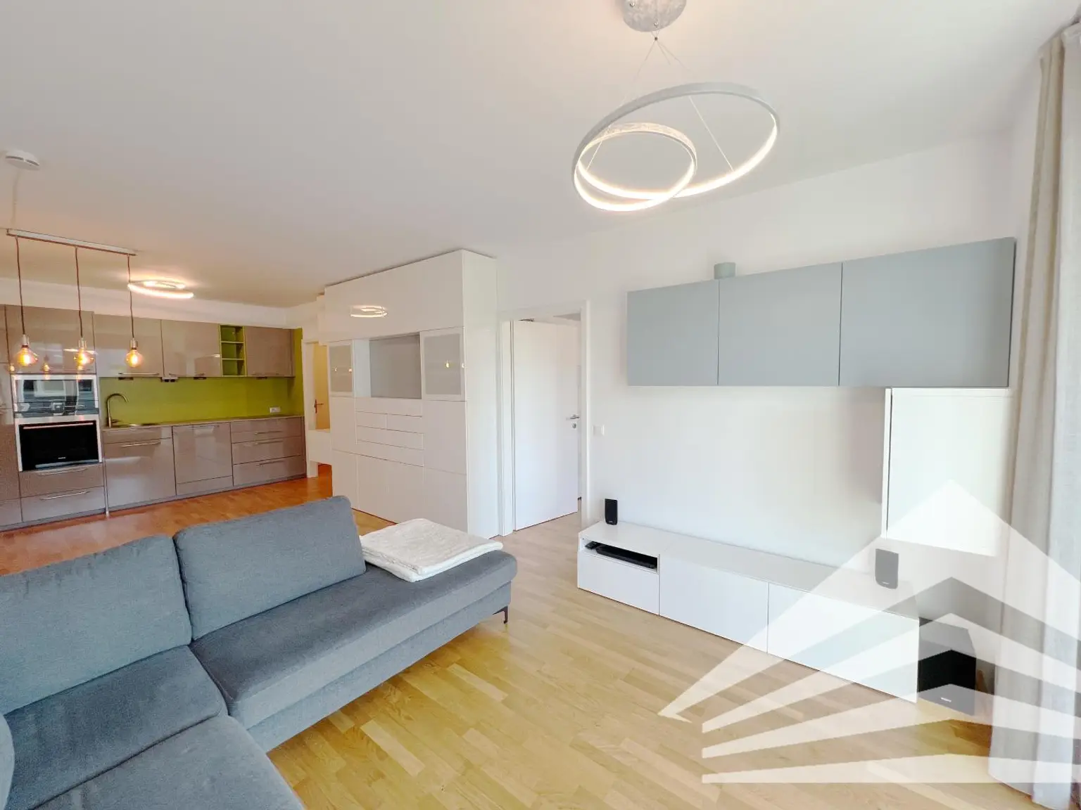 Teilmöblierte 2-Zimmer Wohnung mit Balkon am Linzer Winterhafen!