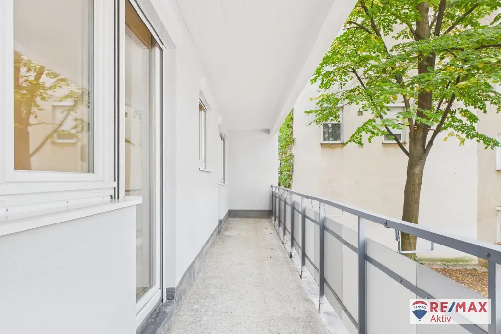 Erstbezug nach Sanierung - 2-Zimmer Wohnung mit großem Balkon