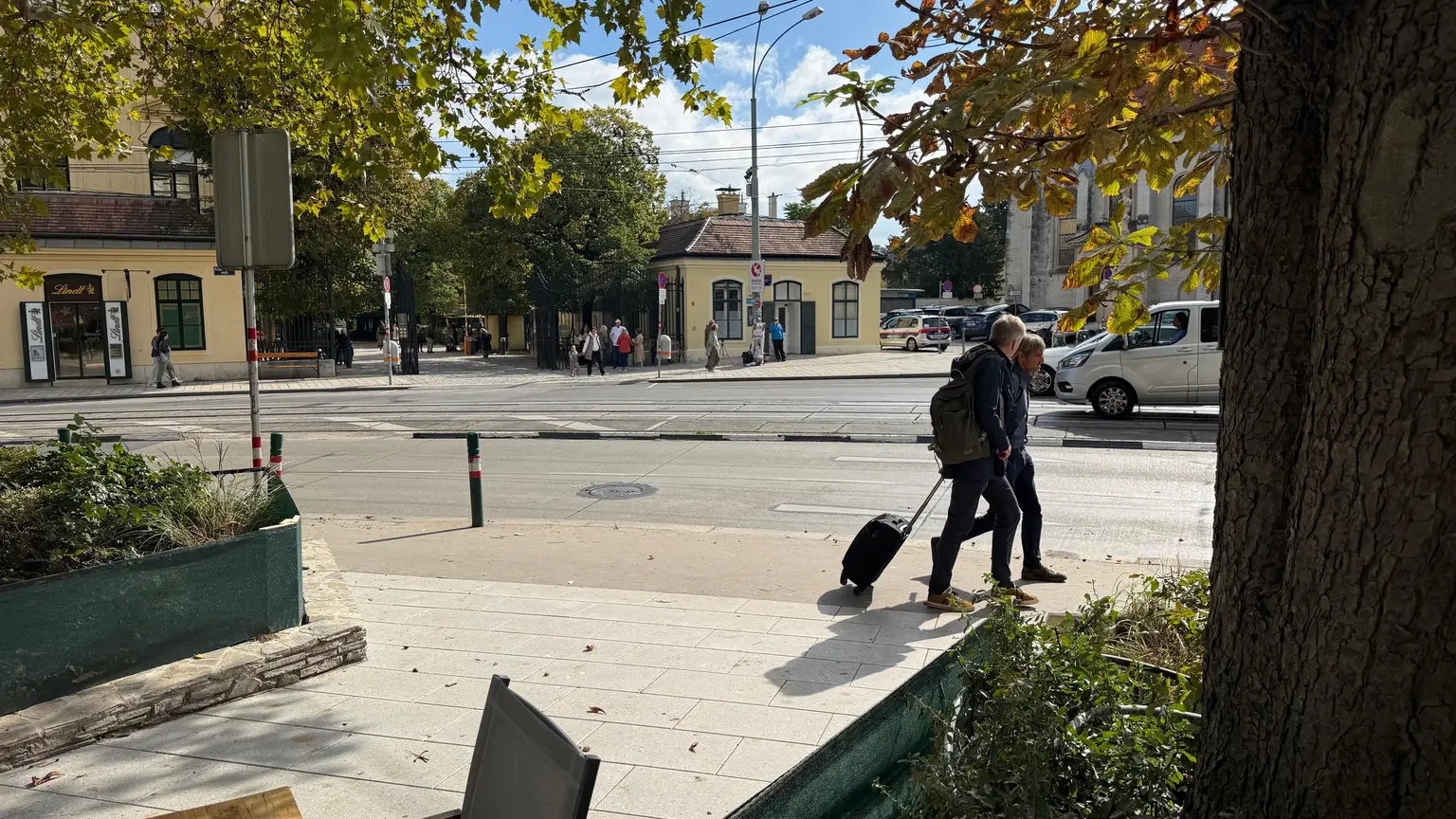 Höchste Sichtbarkeit direkt bei Schönbrunn | Ablösefreie Geschäftsfläche