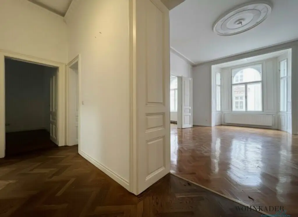 Stilvolle 5-Zimmer-Altbauwohnung in der Lindengasse