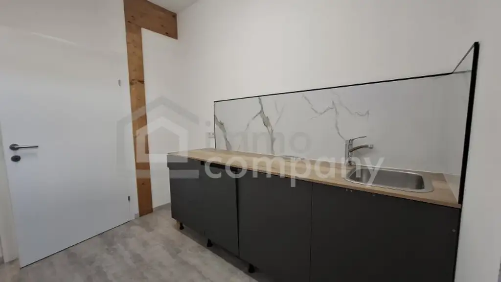 Modernes Bürogebäude in Zettling