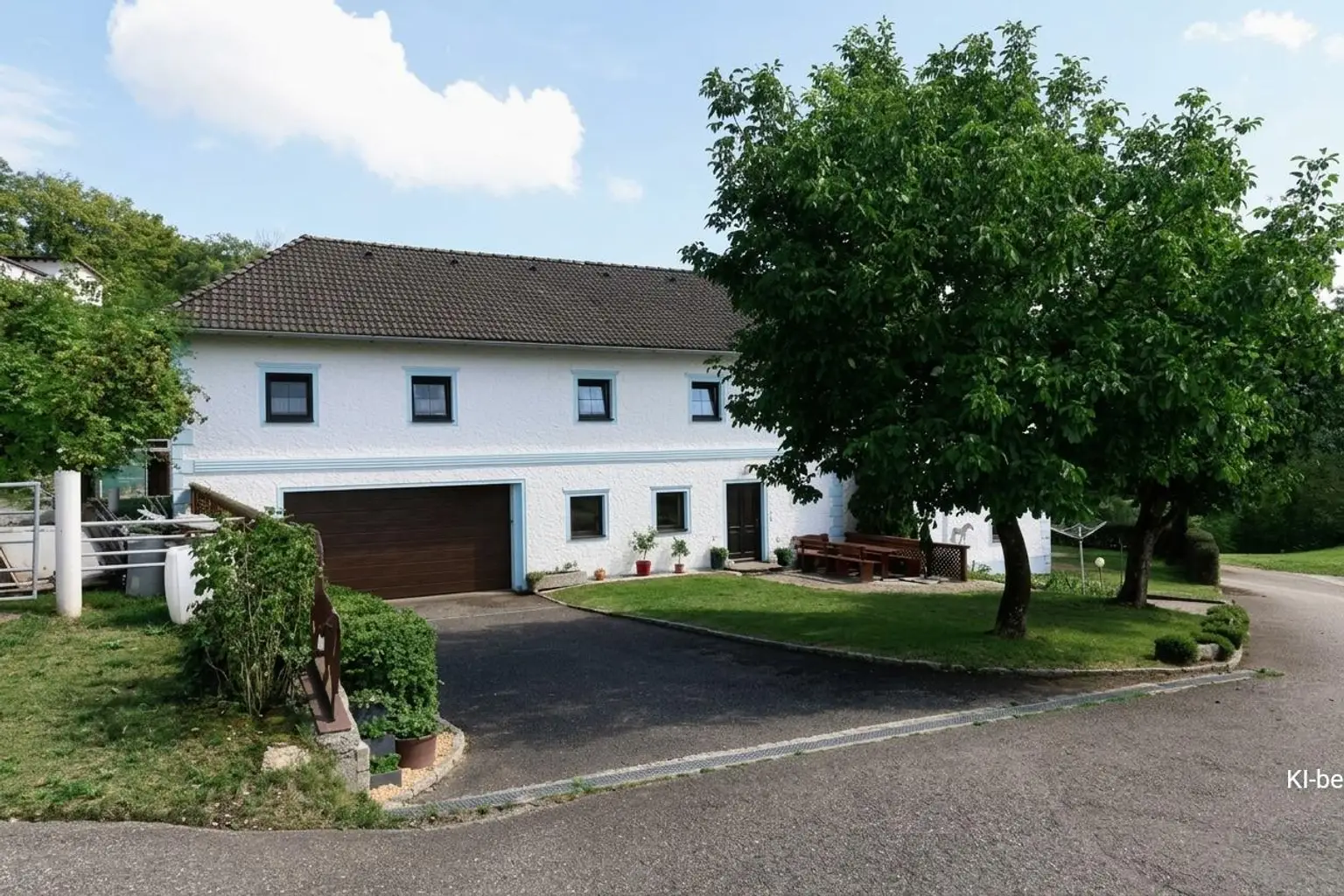 W-Ansicht mit Gartenterrasse