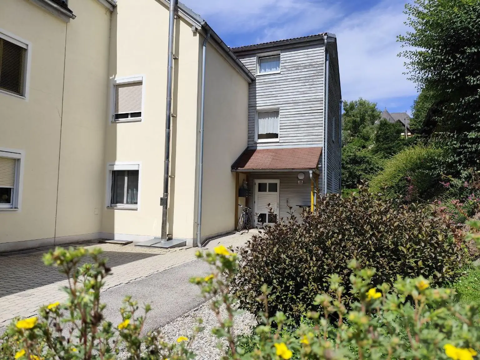 *** Moderne 77m² 3-Zimmer-Wohnung mit Terrasse & Carport – Wohnen im Herzen von Stanz!***