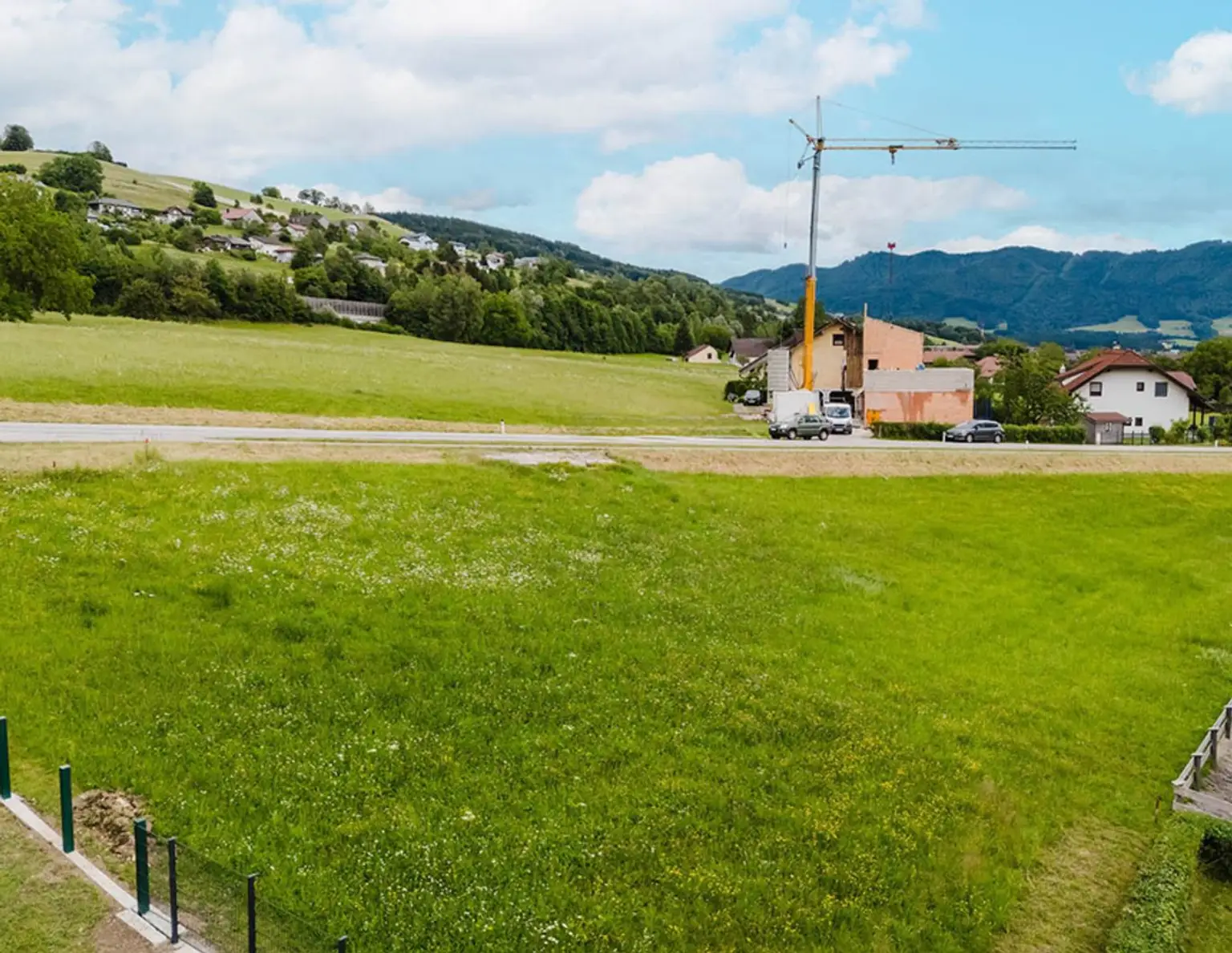 Zwischen Mondsee und Attersee - ein Grundstück mit Perspektive