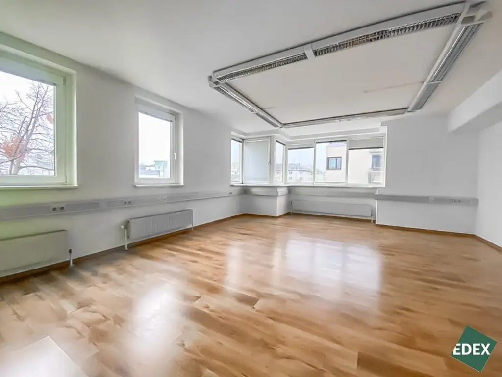 Großflächige Ordination mit guter Anbindung