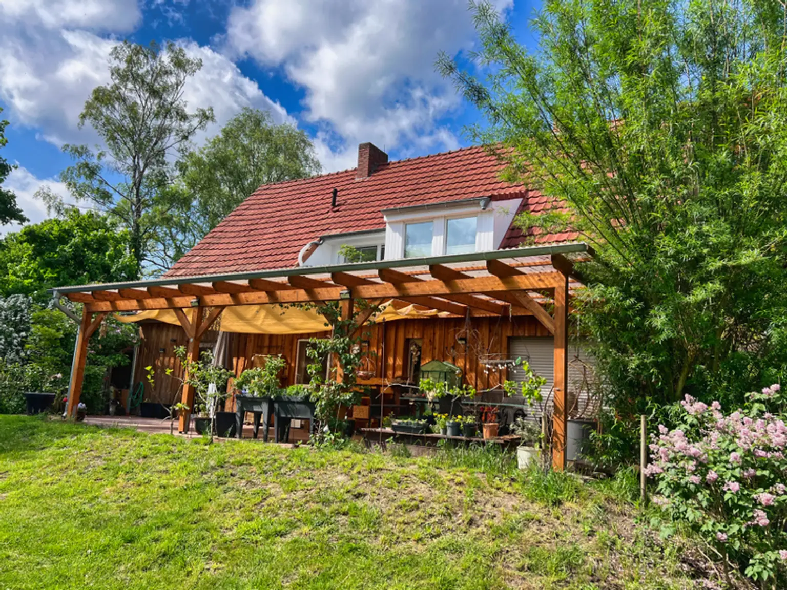 Idylle pur! Haus & Hof in Randlage von Stavern!