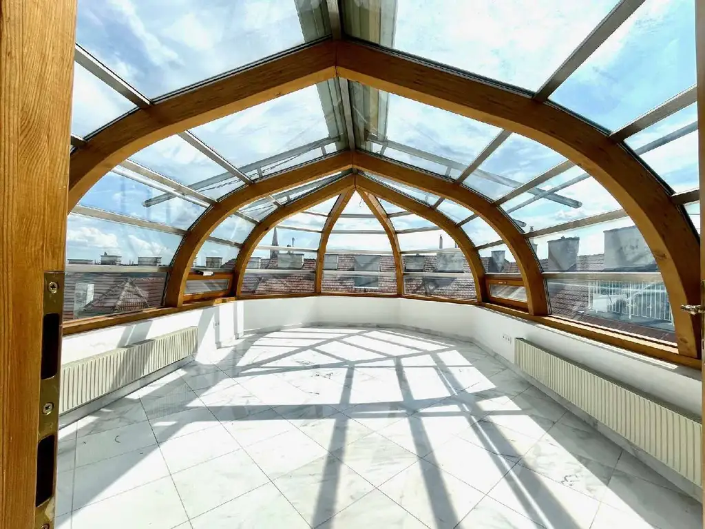 Extravagantes, kultiges 80 ties Retro Chic XXL Penthouse!
Miami Vice meets Raumschiff Enterprise