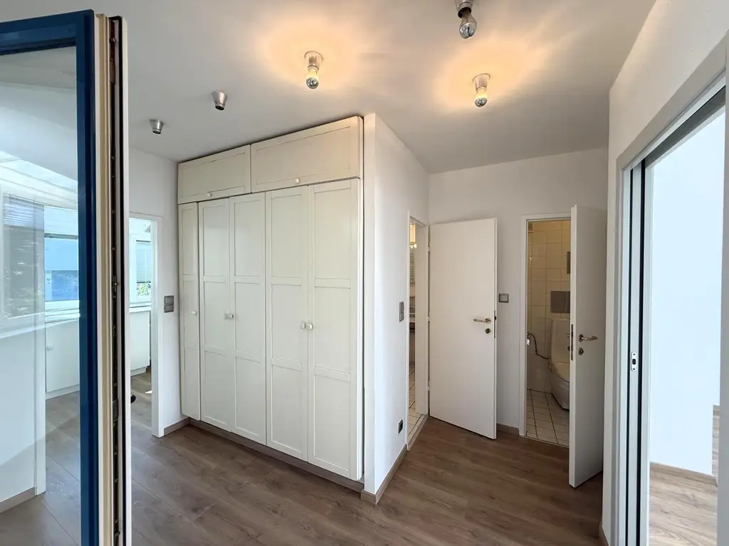Ansprechendes Atelier, Loft, Dachterrasse inkl. PP im Neunzehnten // Attractive Studio, loft, roof terrace incl. parking in the nineteenth //