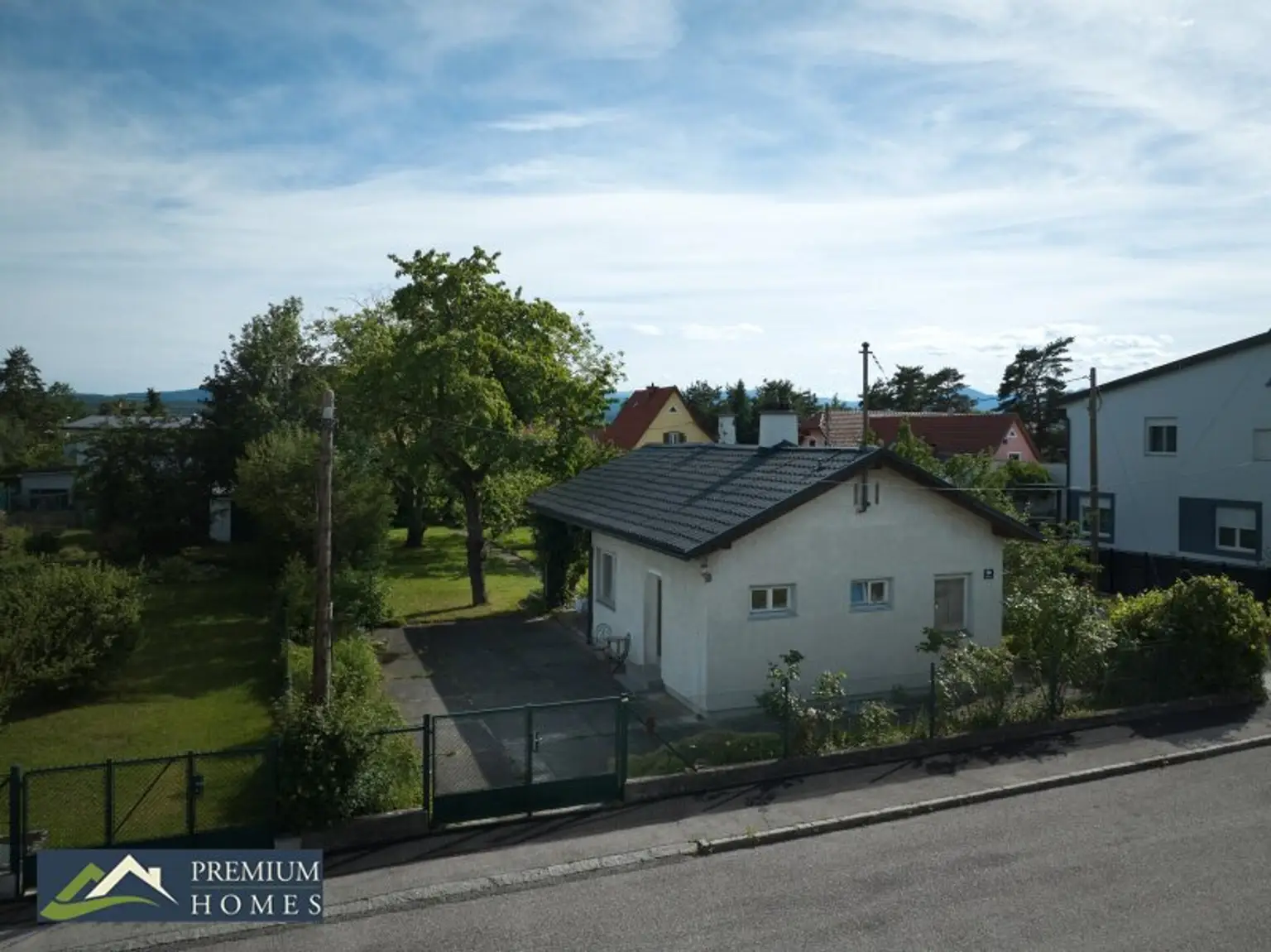 NEUNKIRCHEN - Ferienhaus mit großem Garten - Zufahrt